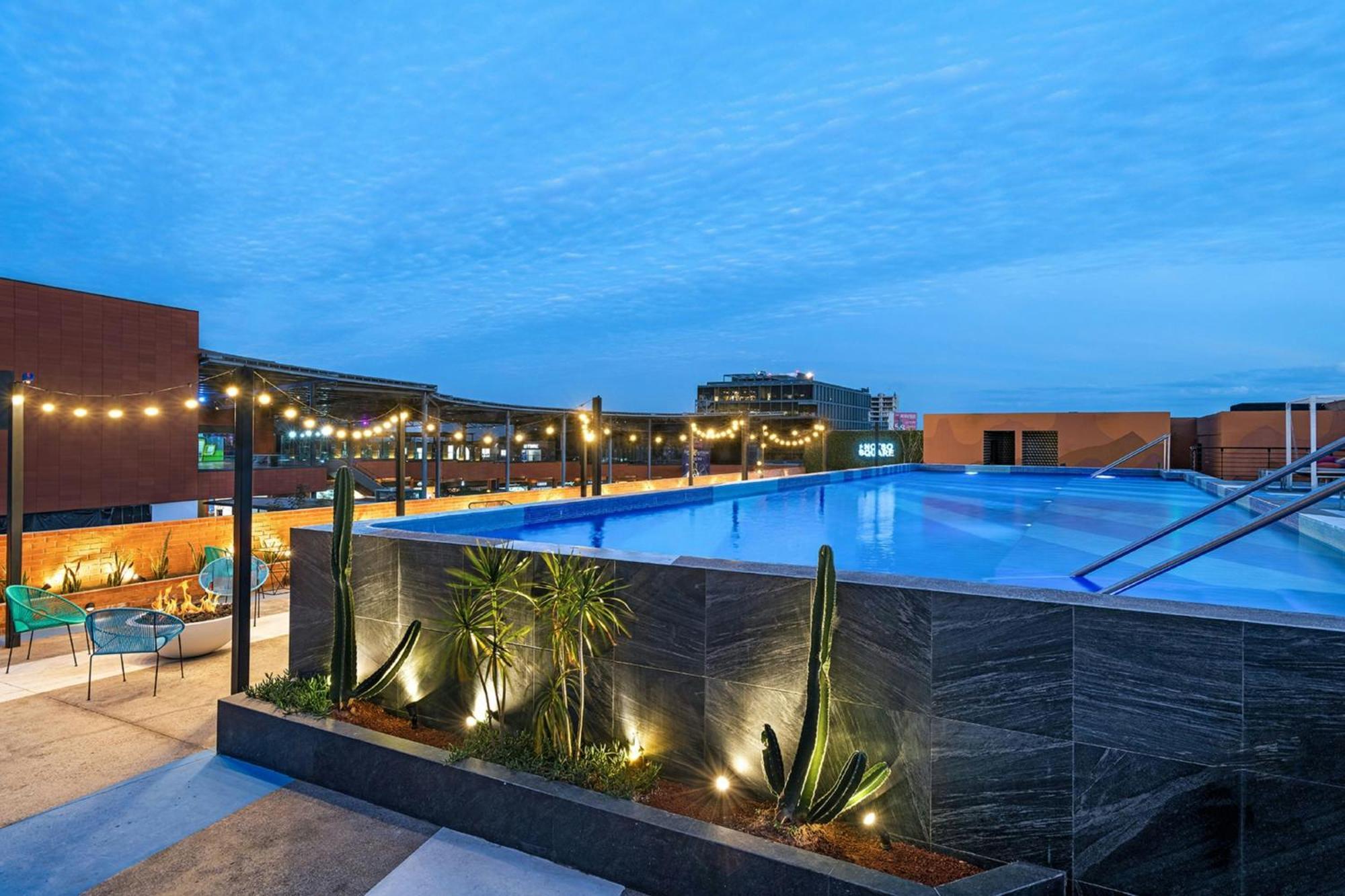 Отель Aloft Guadalajara Sur Санта-Анита Экстерьер фото
