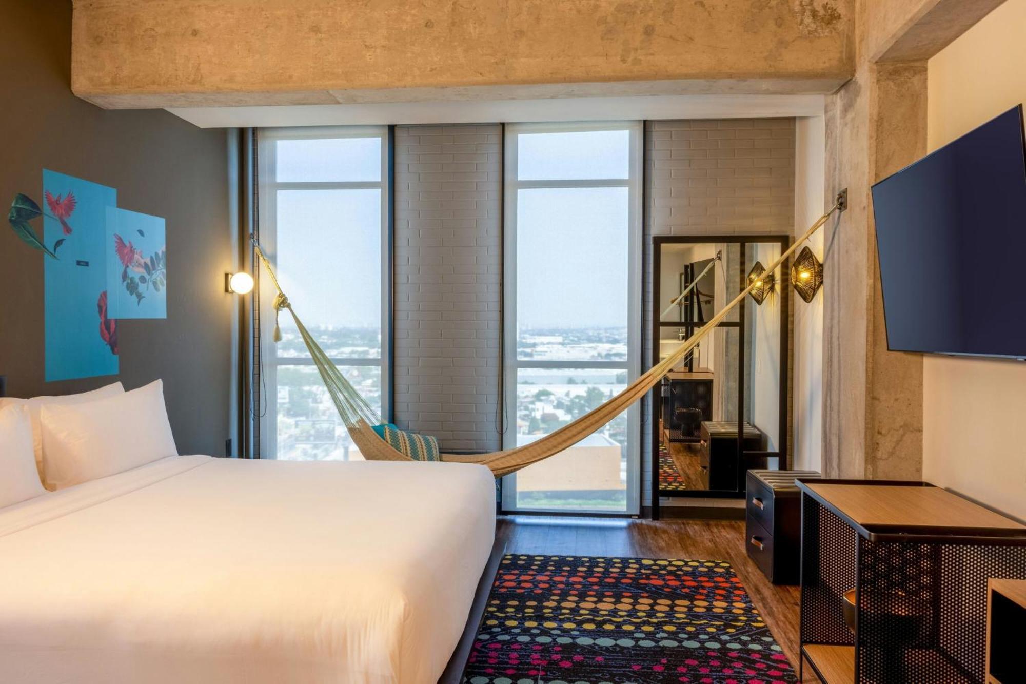 Отель Aloft Guadalajara Sur Санта-Анита Экстерьер фото