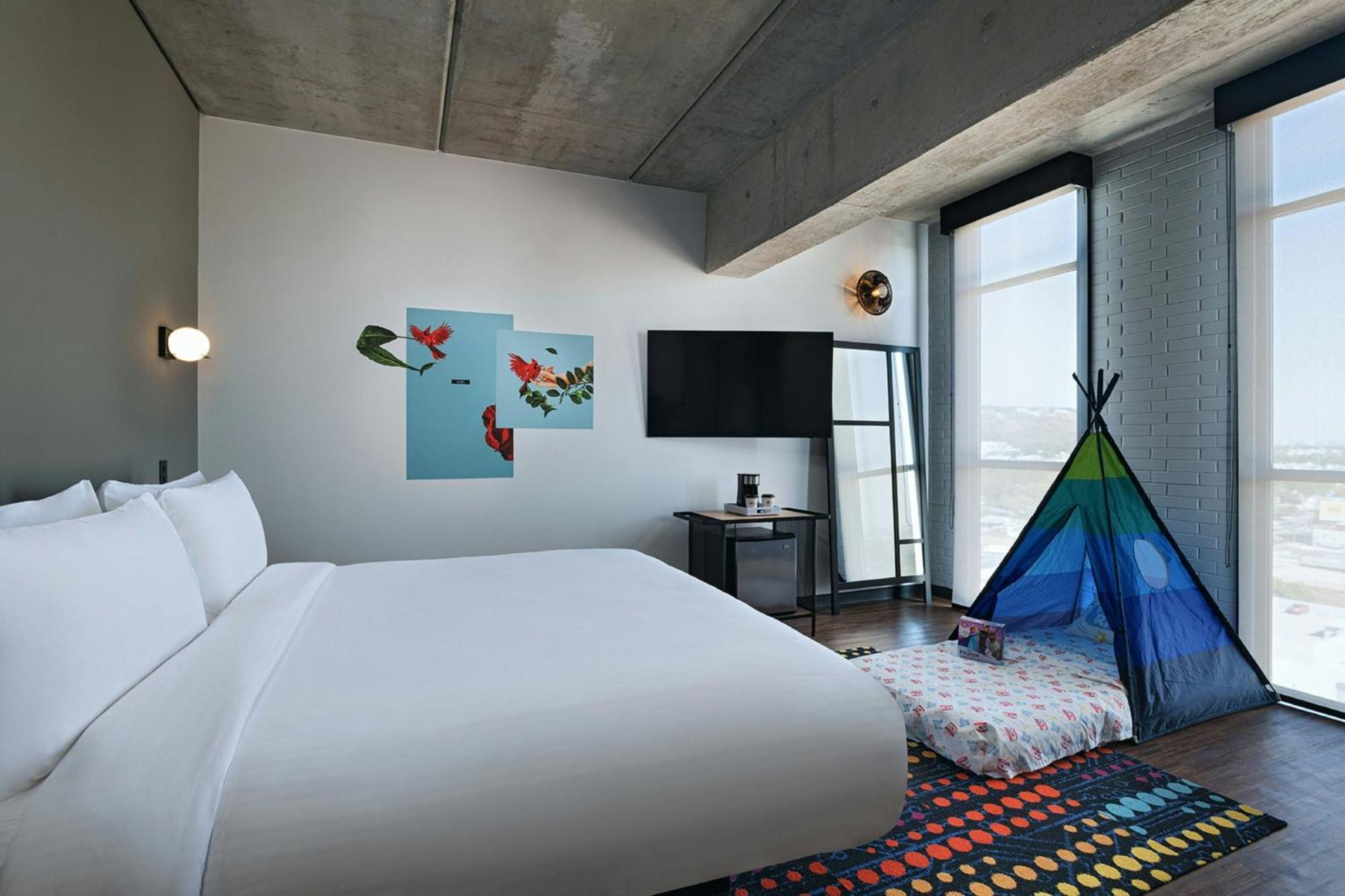 Отель Aloft Guadalajara Sur Санта-Анита Экстерьер фото